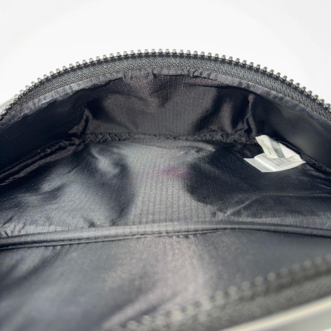 アグ　ナシャ　ベルトバッグ　クリア　ファーブラック　ボディバッグウエストポーチ.