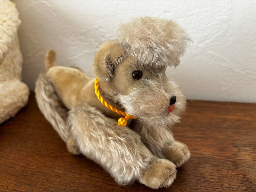 オランダ　蚤の市　犬　ぬいぐるみ　シュタイフ
