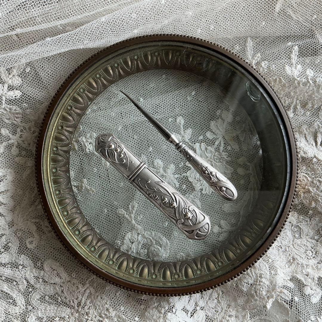 フランスアンティーク　すずらん　ニードルケース＆目打ち　シルバープレート　鈴蘭