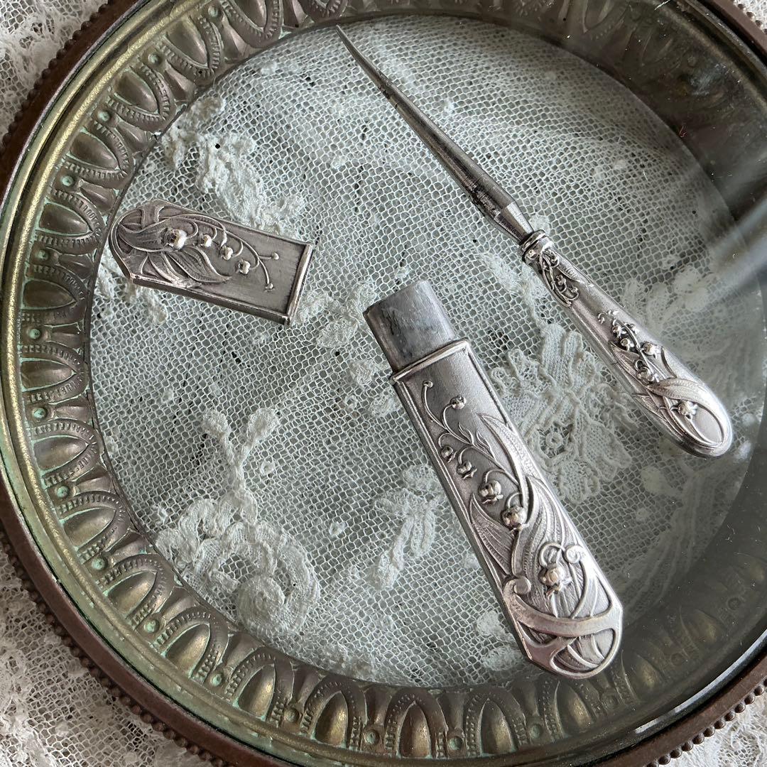 フランスアンティーク　すずらん　ニードルケース＆目打ち　シルバープレート　鈴蘭