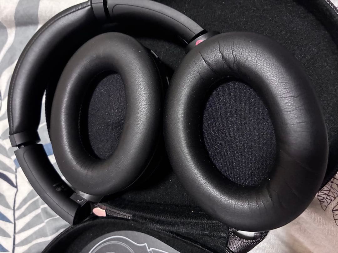 感動品・美品 Sony WH-1000XM4 ブラック