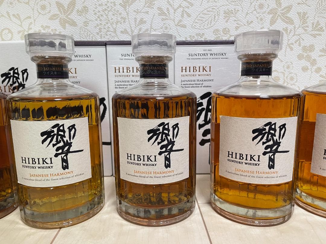 サントリー 響 HIBIKI 700ml ９本 ウイスキー