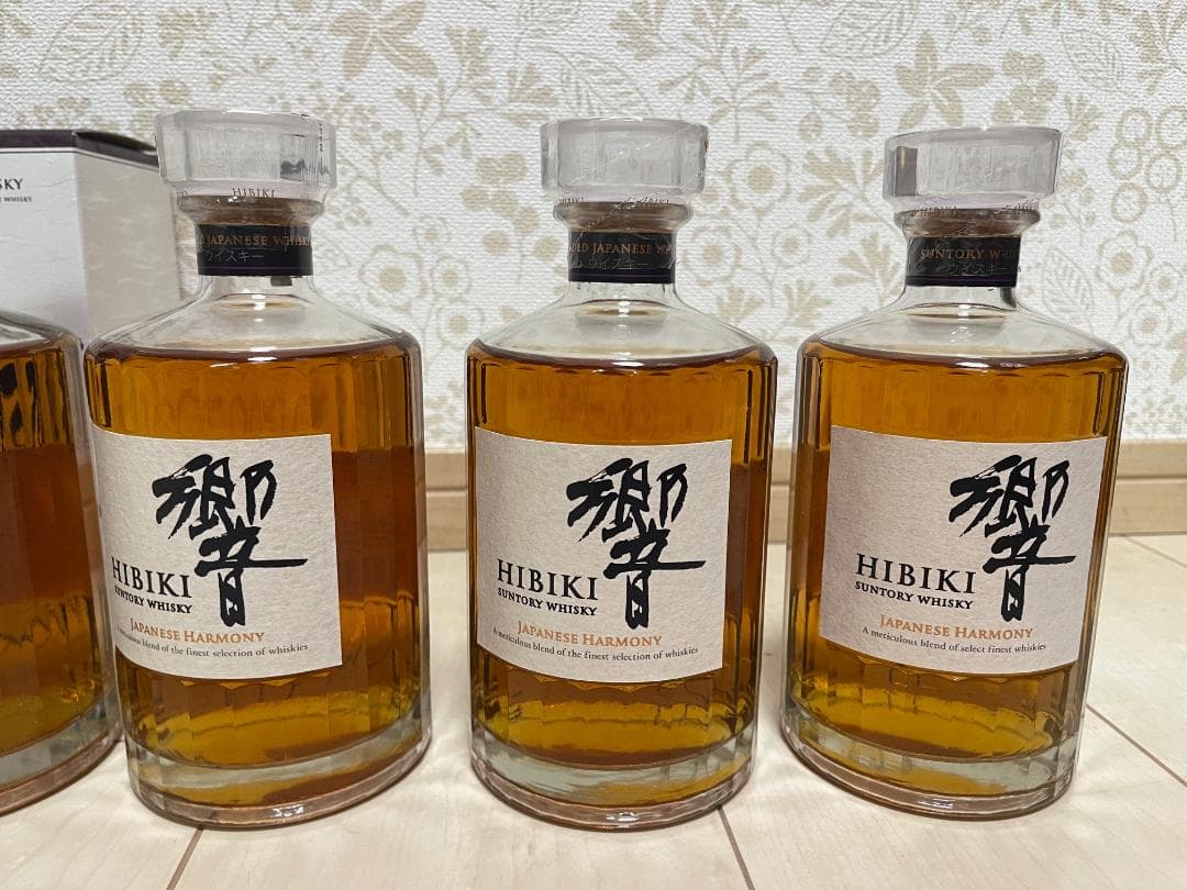 サントリー 響 HIBIKI 700ml ９本 ウイスキー
