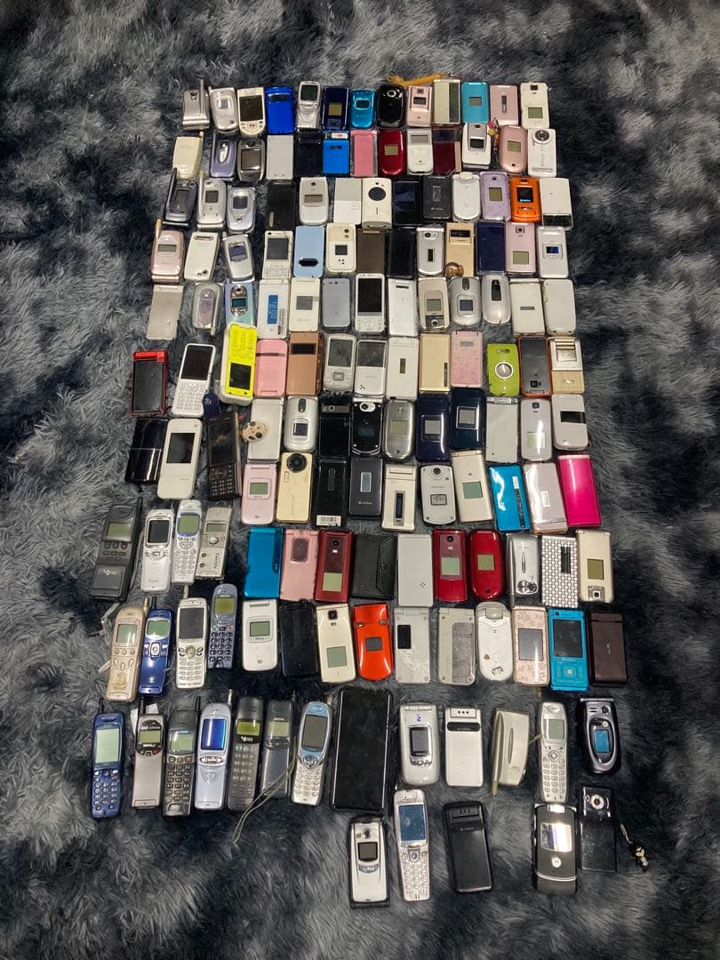 大量 147台 まとめ売り ジャンク ガラケー 携帯電話