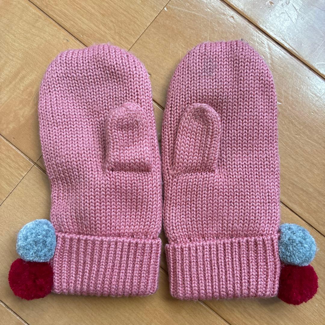 美品　ファミリア　マフラー帽子手袋セット　90-120 3-5歳のお子様に