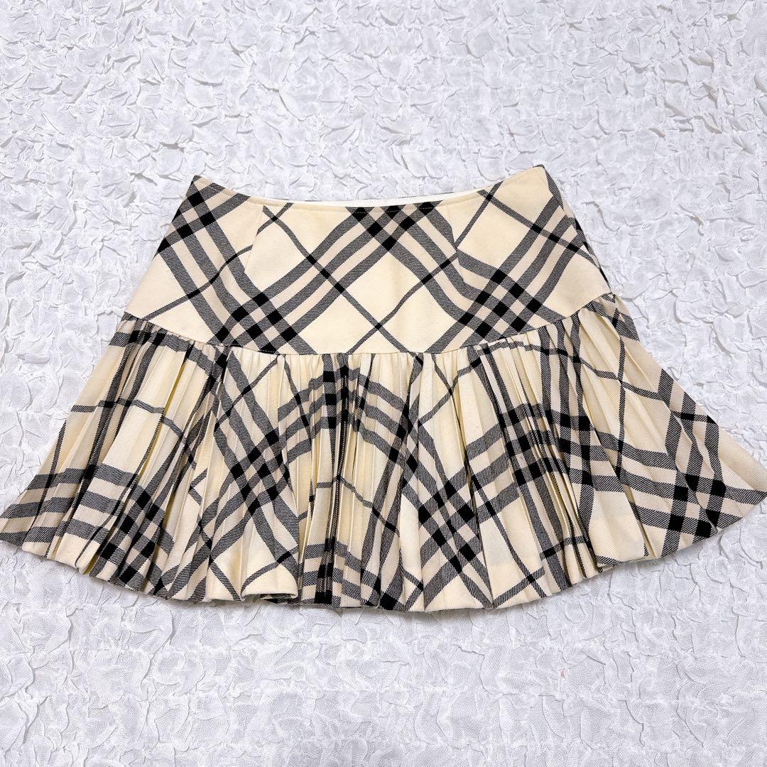 バーバリーブルーレーベル ミニスカート プリーツ　ノバチェック　ホワイト ウール