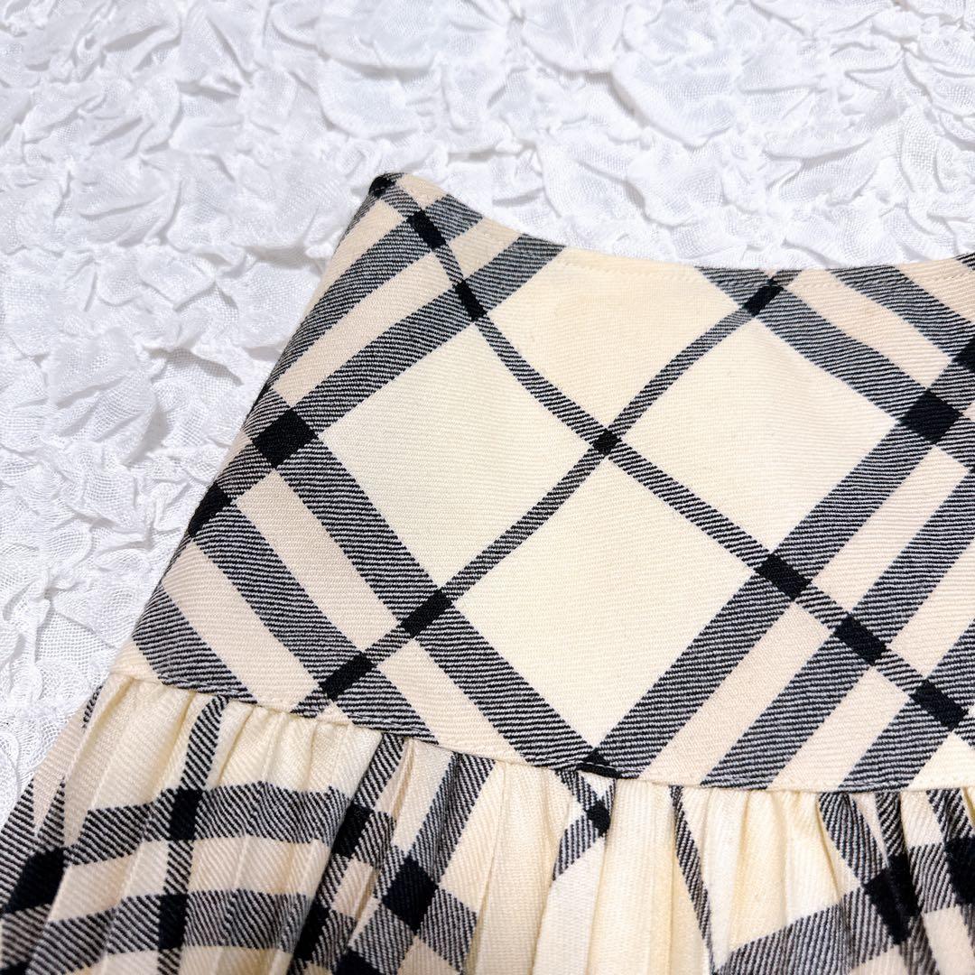 バーバリーブルーレーベル ミニスカート プリーツ　ノバチェック　ホワイト ウール