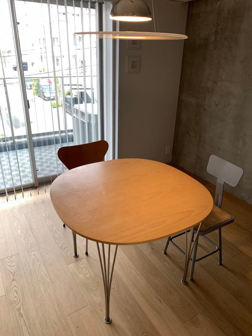 Fritz Hansen スーパー円テーブル（Bテーブル）ダイニング