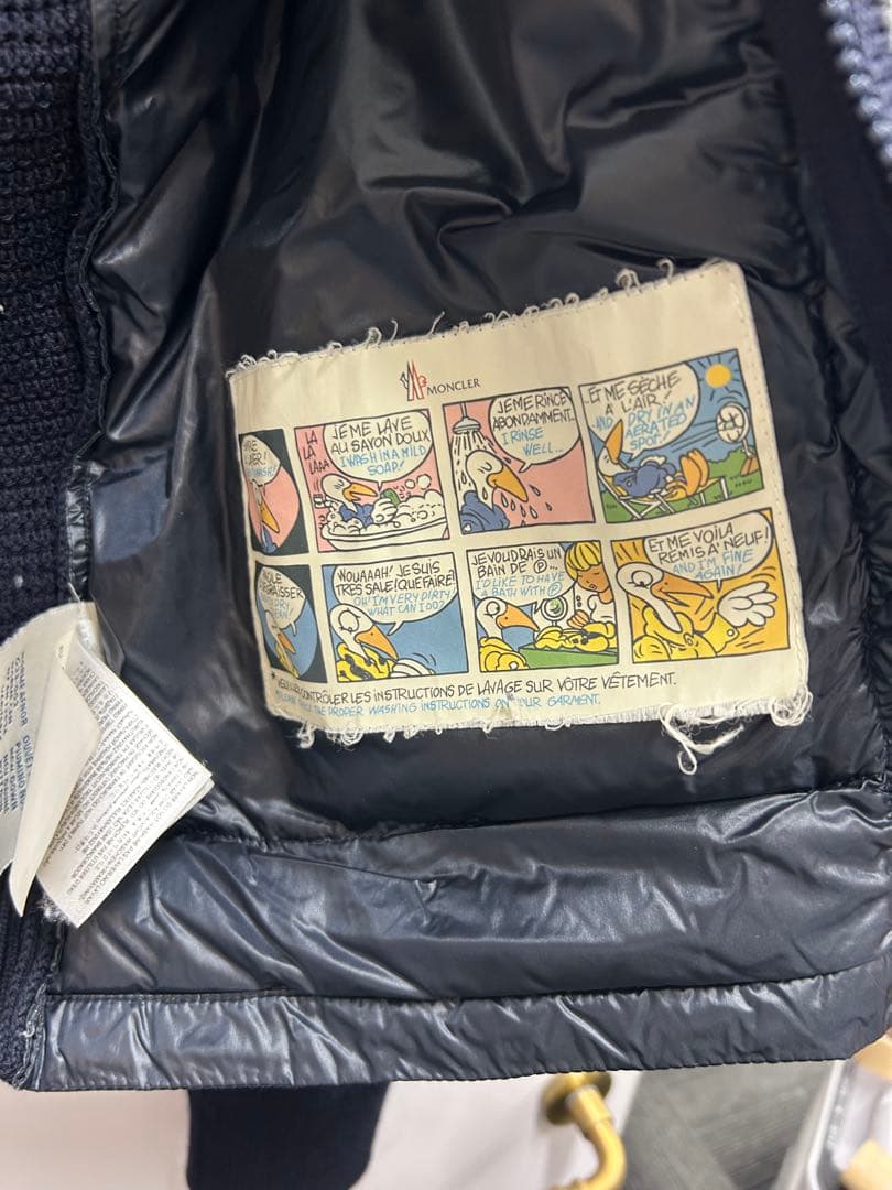 モンクレール　ネイビー フード付きダウンジャケット