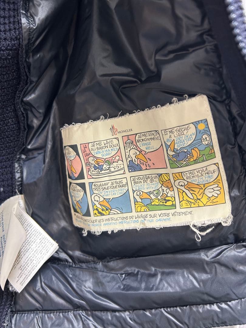 モンクレール　ネイビー フード付きダウンジャケット