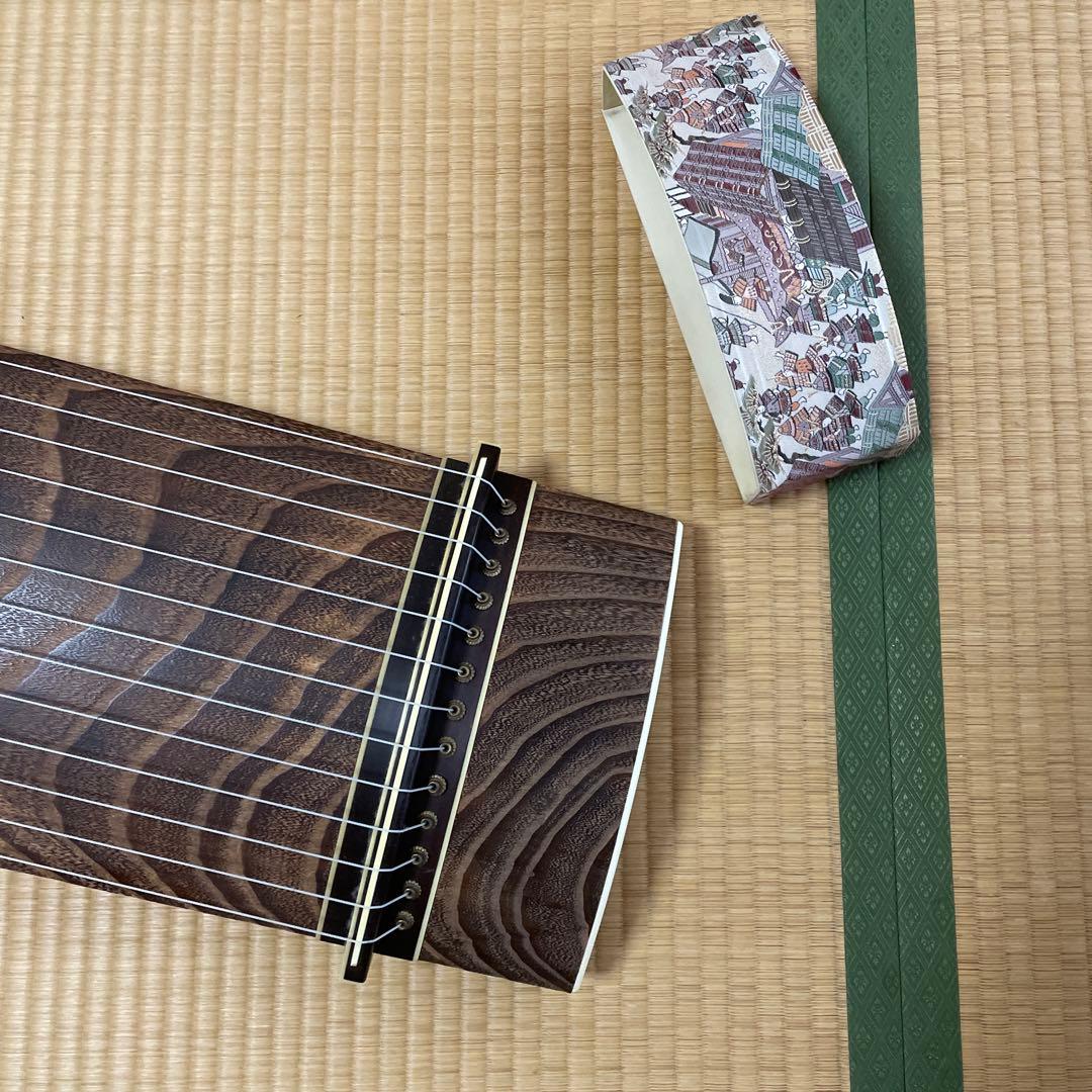 琴 お筝 筝 弦楽器 和楽器　すだれ掘り　蒔絵有　13弦　小川謹製　付属品セット