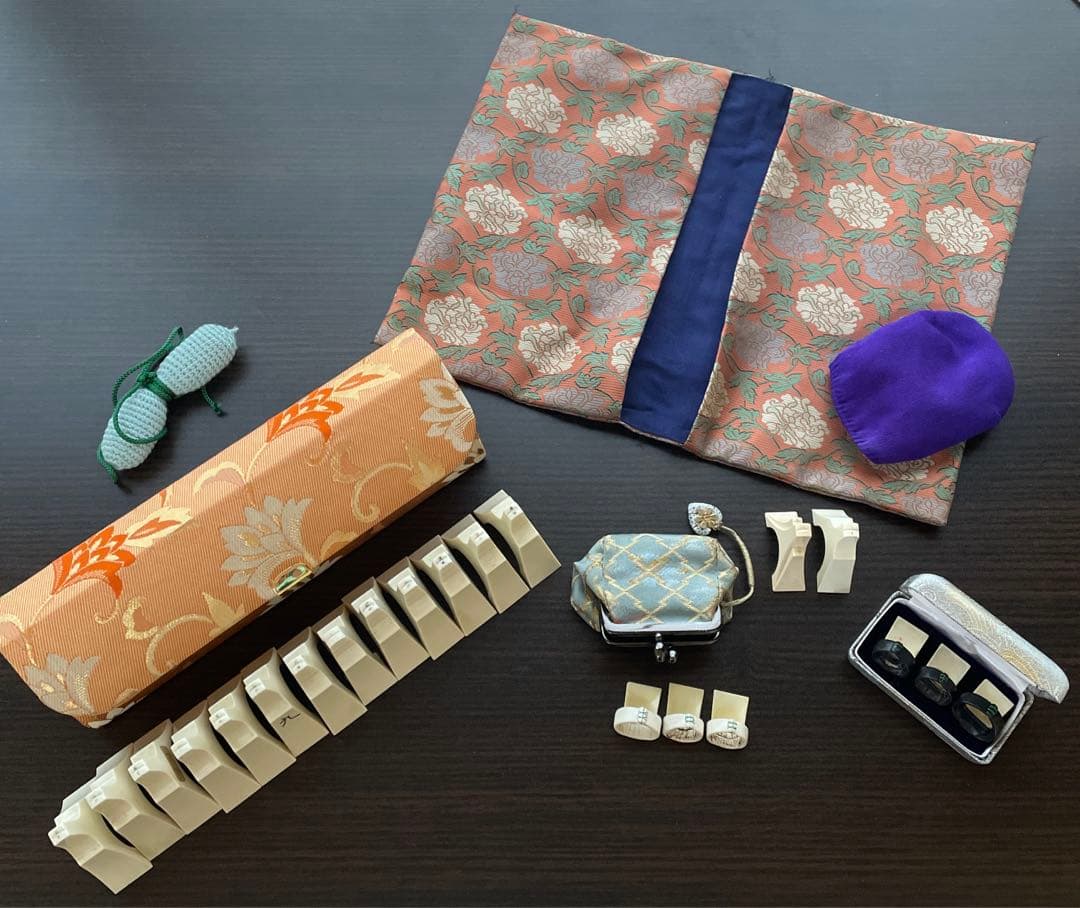 琴 お筝 筝 弦楽器 和楽器　すだれ掘り　蒔絵有　13弦　小川謹製　付属品セット