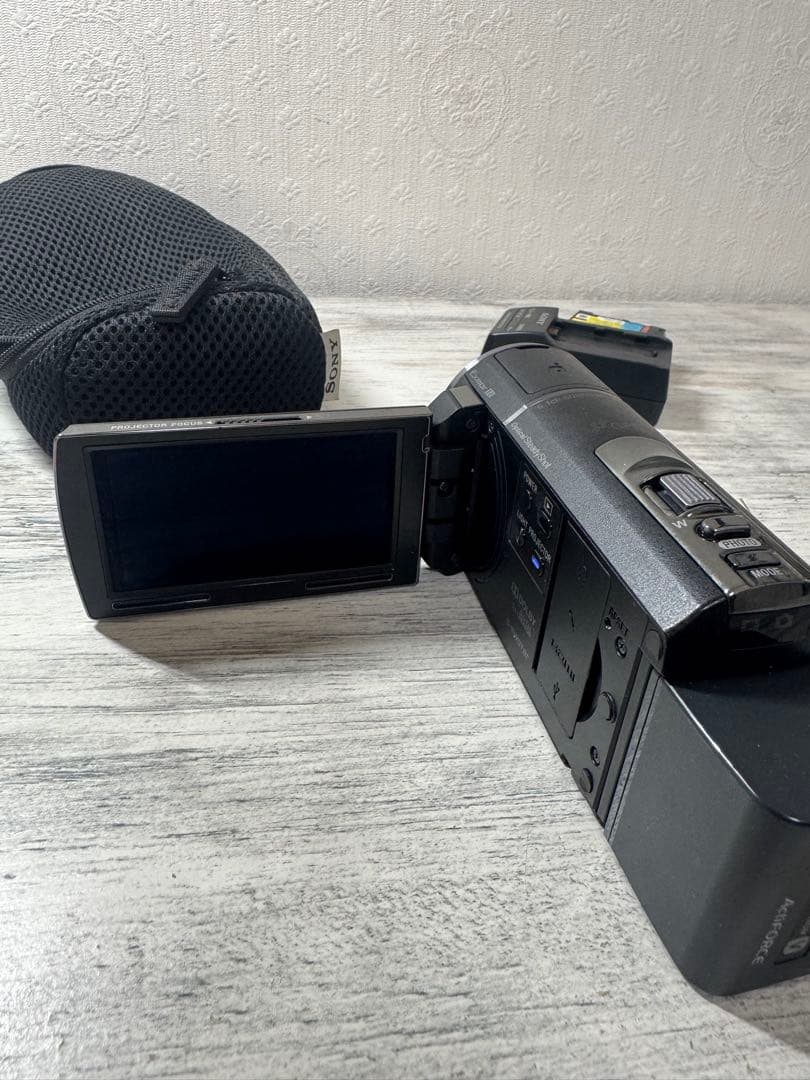 SONYビデオカメラ　HDR-PJ590 広角26.8mm 内蔵プロジェクター