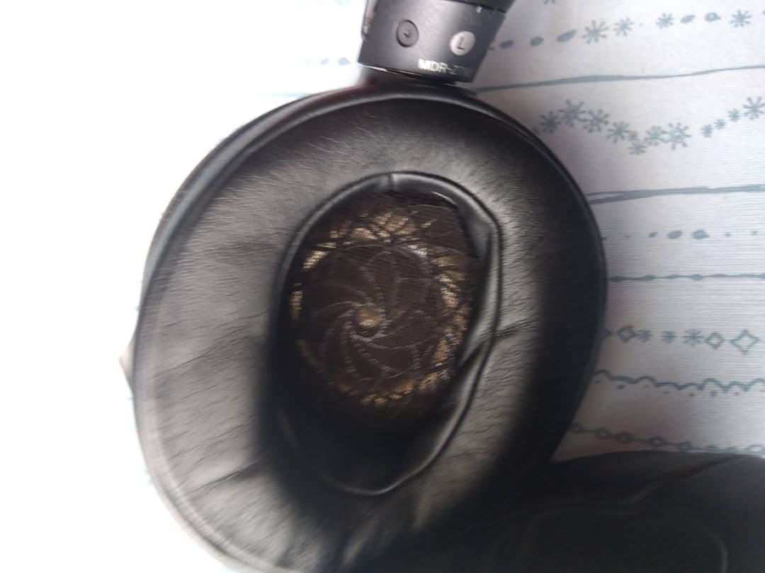 SONY MDR-Z7M2（専用ケース付き）