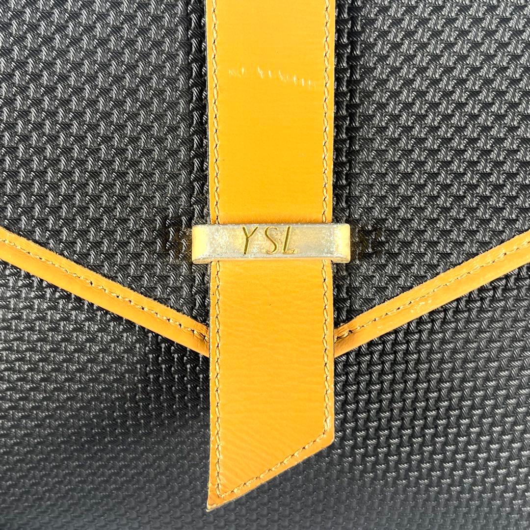 【美品】Yves Saint Laurent カサンドラロゴ　クラッチバッグ