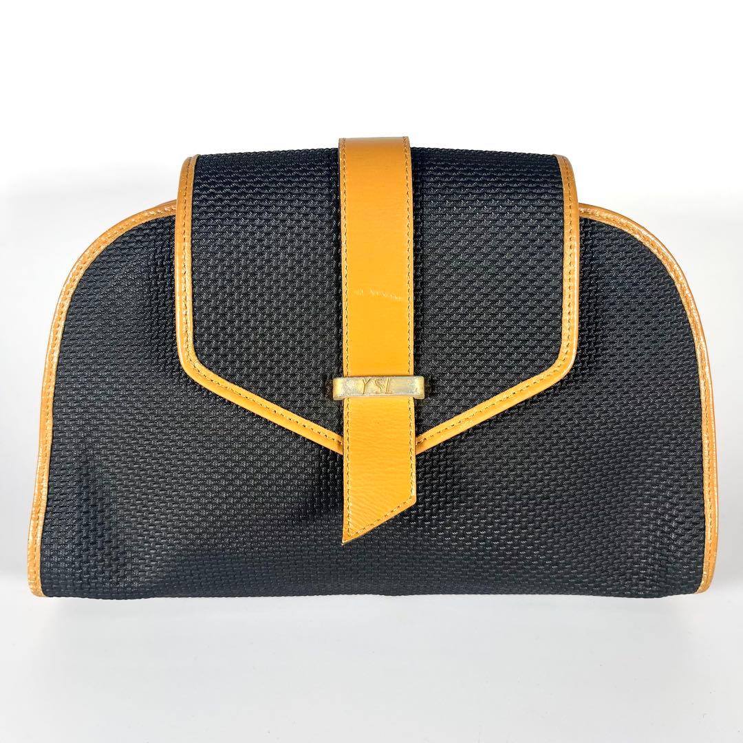 【美品】Yves Saint Laurent カサンドラロゴ　クラッチバッグ