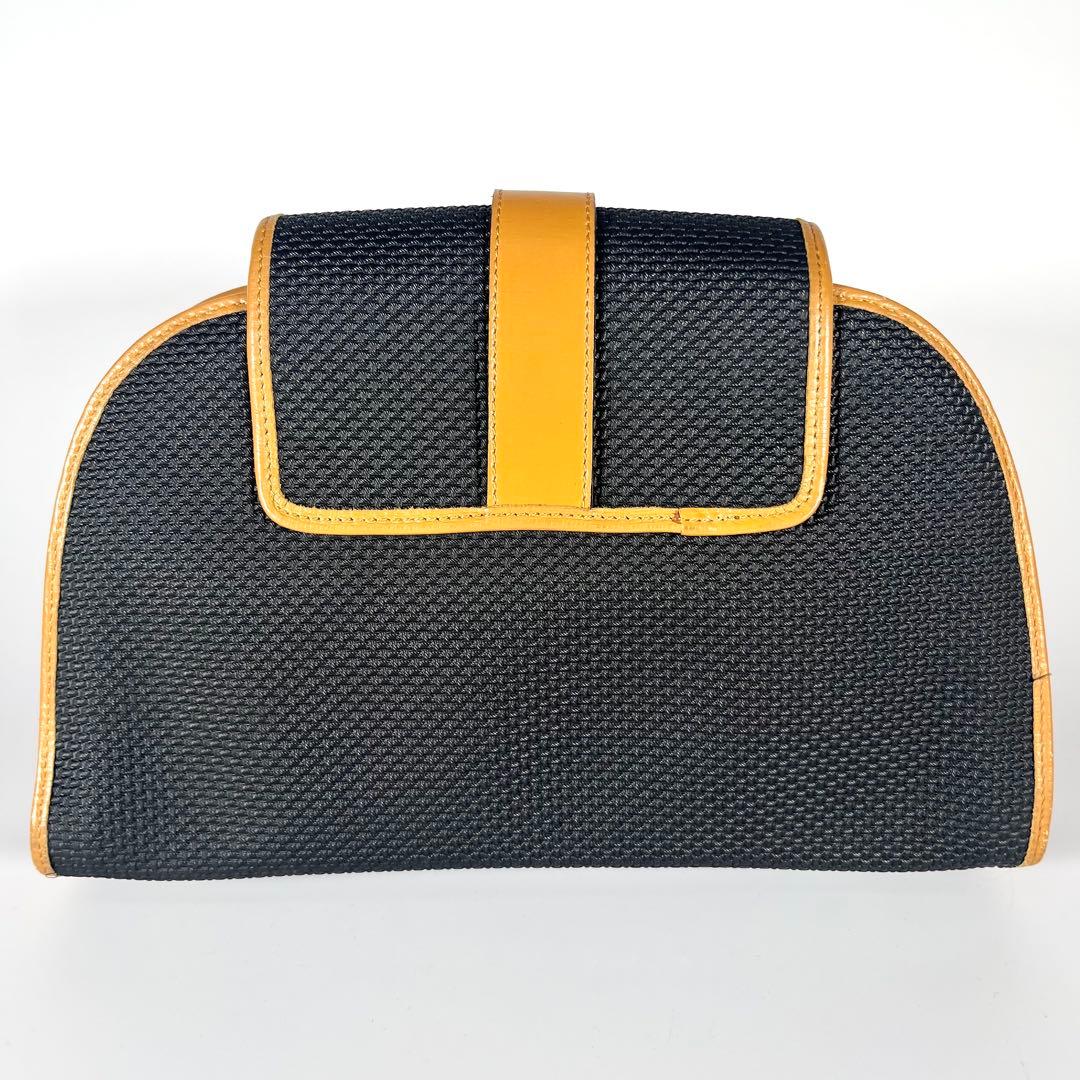 【美品】Yves Saint Laurent カサンドラロゴ　クラッチバッグ