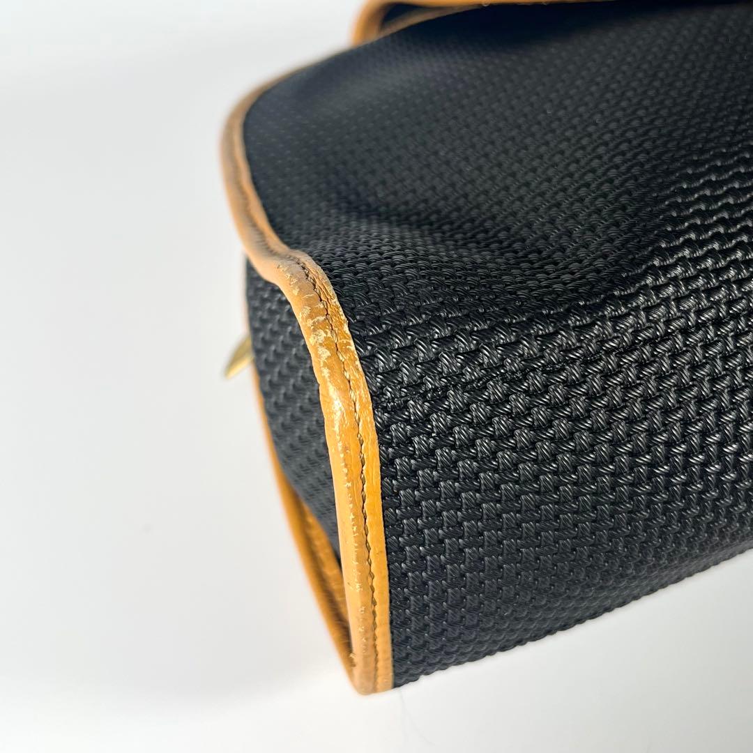 【美品】Yves Saint Laurent カサンドラロゴ　クラッチバッグ