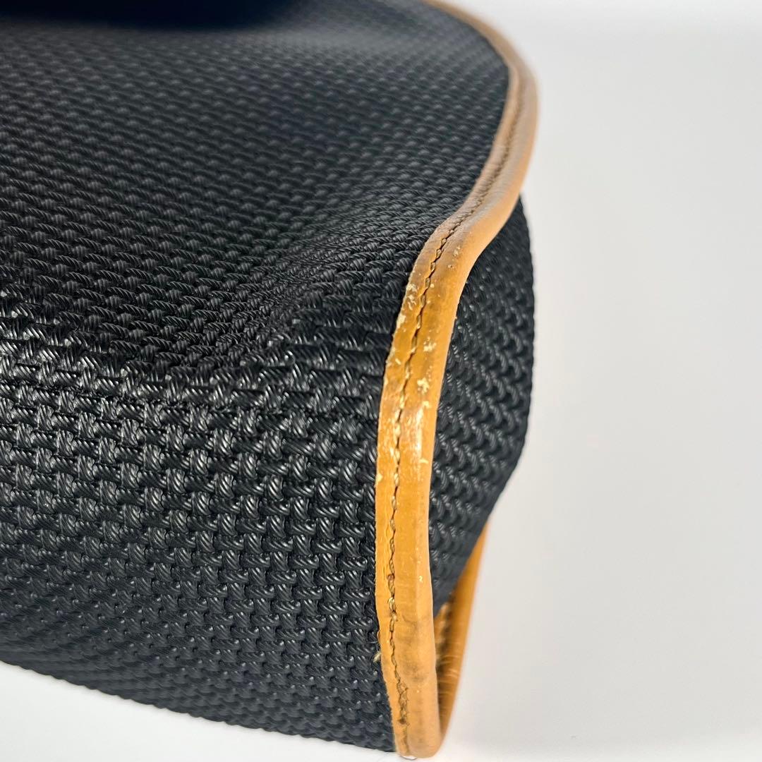 【美品】Yves Saint Laurent カサンドラロゴ　クラッチバッグ