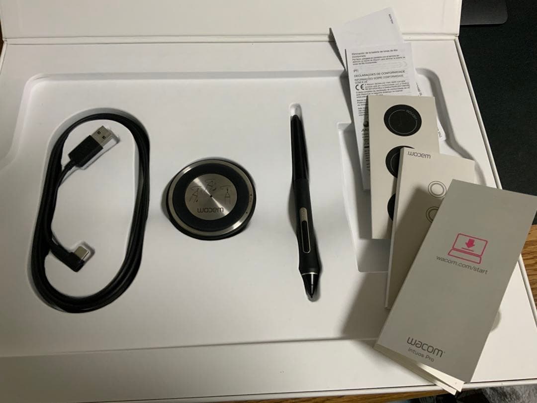 Wacom Intuos Pro Medium PTH-660 箱あり・替え芯付