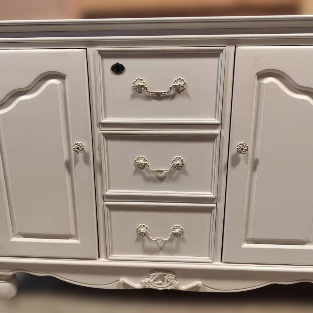 リュバンシュ ロココ アンティーク風 キー付 ホワイト洋服ダンス キャビネット