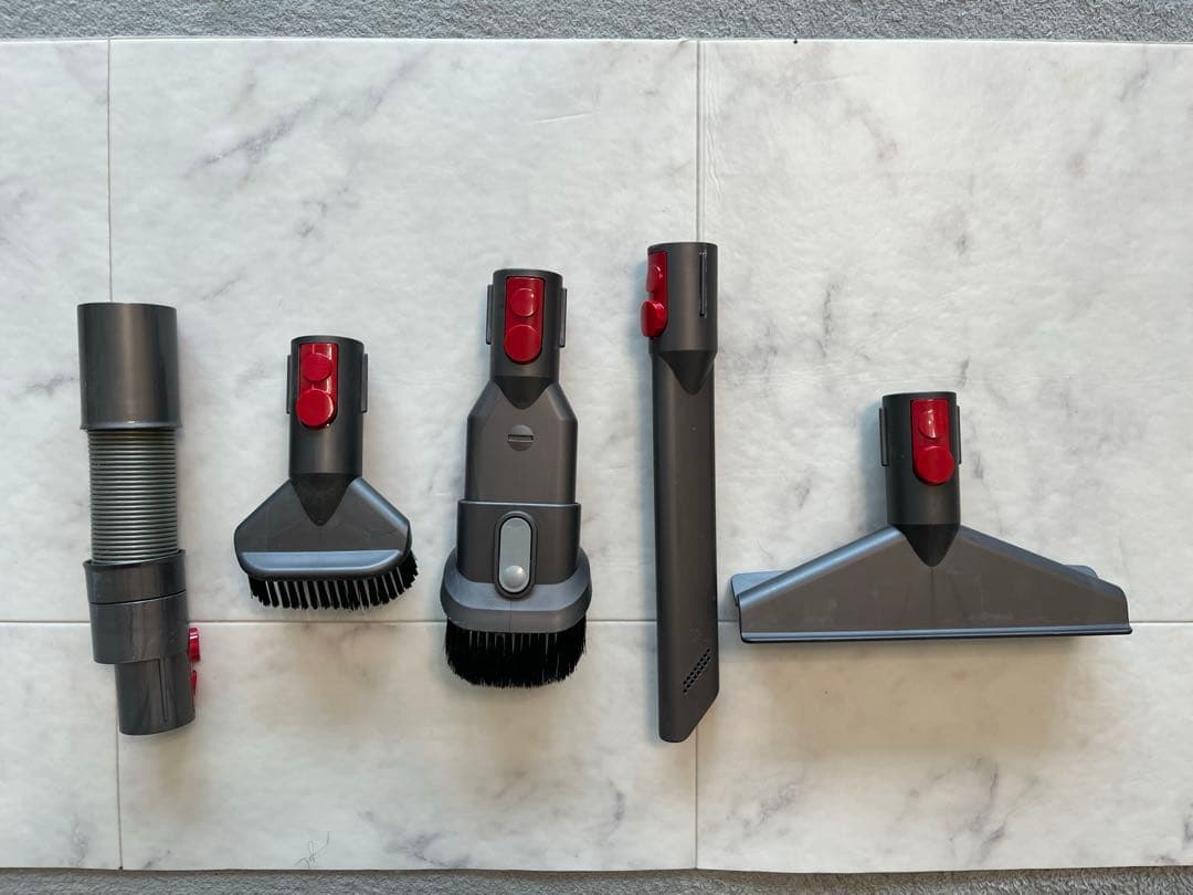 チ*チ様 【正規品】dysonダイソン Ｖ７コードレスクリーナー　フルセット