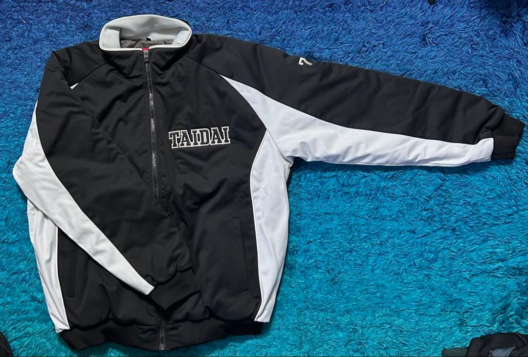 ローリングス　大阪体育大学　グランドコート