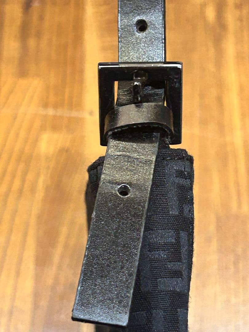 B12-73 FENDI フェンディ ズッキーニ アクセサリーポーチ 黒