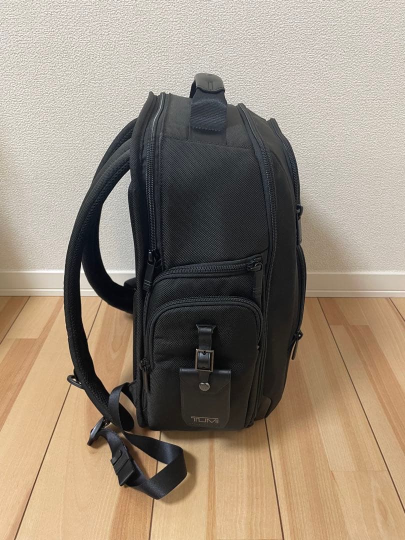 TUMI ALPHA 4 ブリーフ・パック ブラック