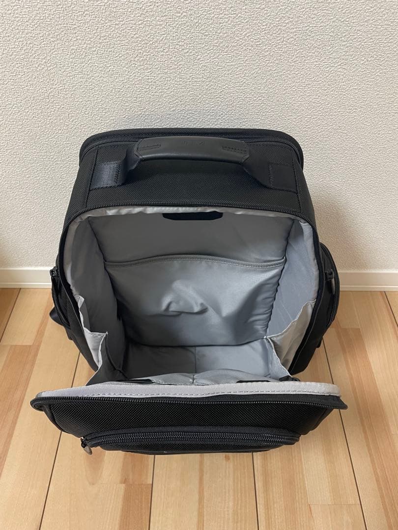 TUMI ALPHA 4 ブリーフ・パック ブラック