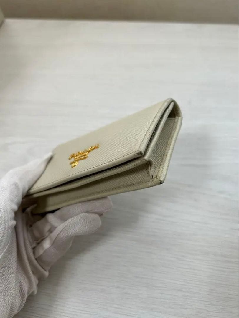PRADA サフィアーノレザー 名刺入れ オフホワイト