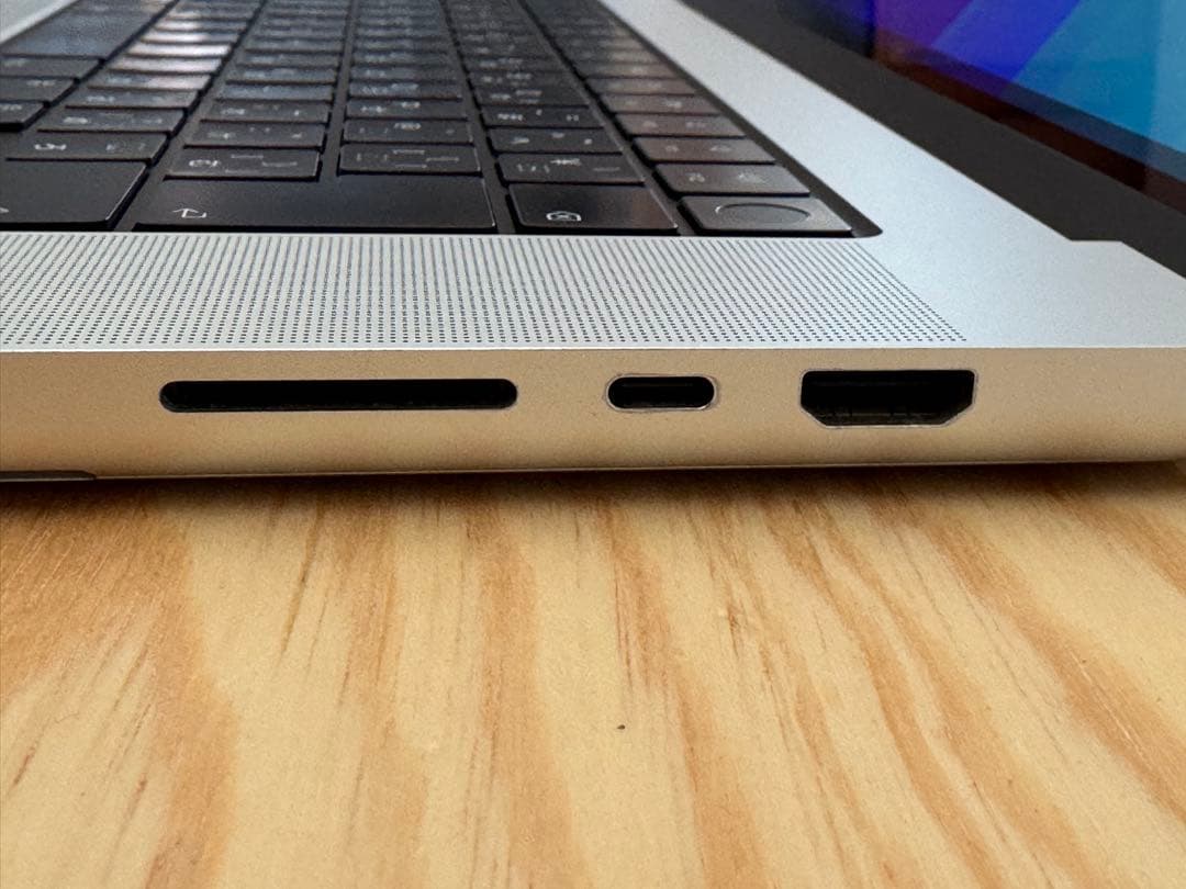 MacBook本体 Apple MacBook Pro 16in 16GB 512GB SSD