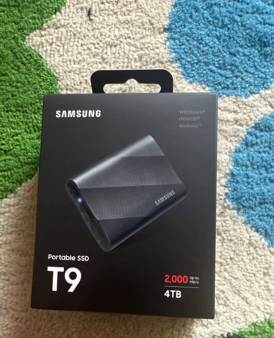 【新品未開封】Samsung Portable SSD T9 4TB