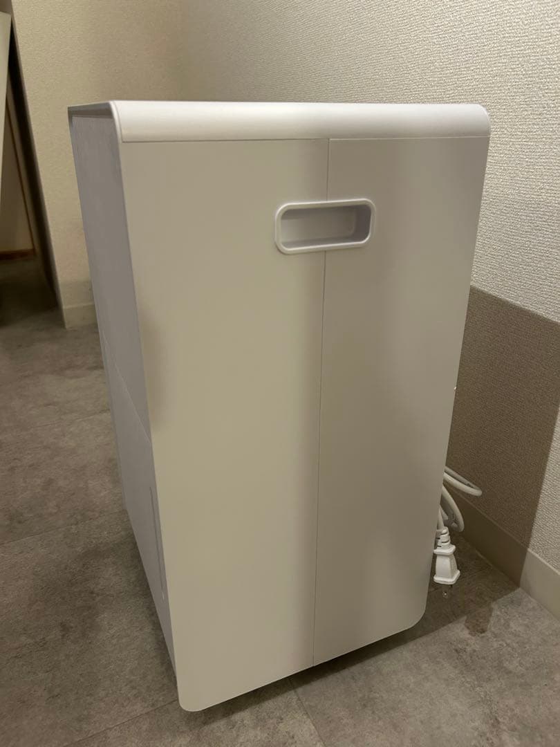 山善　除湿機 EDC-H601