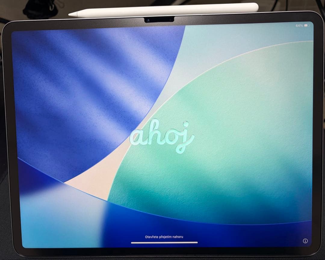 T*K様 美品iPadAirM2 13インチ128gbスペースグレイ Penci