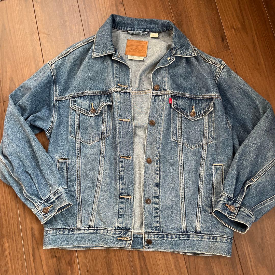【新品同様美品】リーバイスXL WOMENS TRUCKER：デニムジャケット