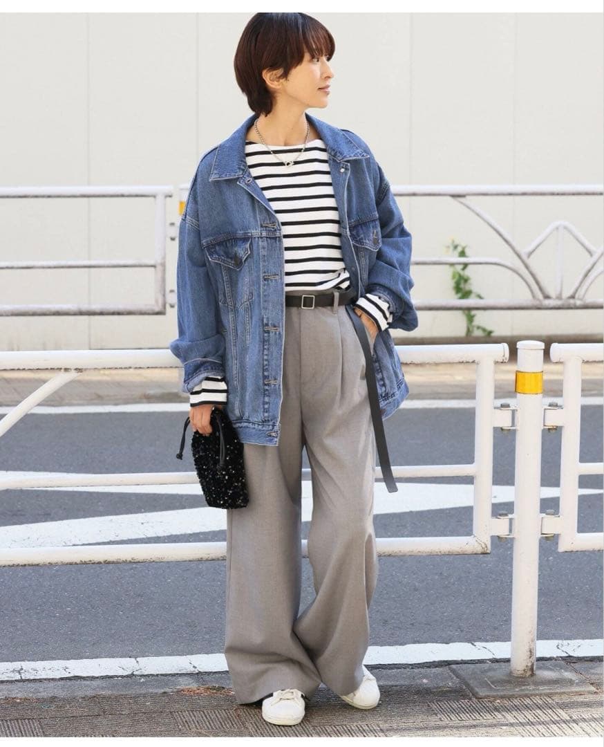 【新品同様美品】リーバイスXL WOMENS TRUCKER：デニムジャケット