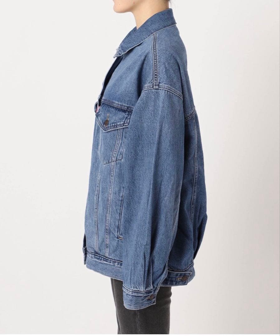 【新品同様美品】リーバイスXL WOMENS TRUCKER：デニムジャケット