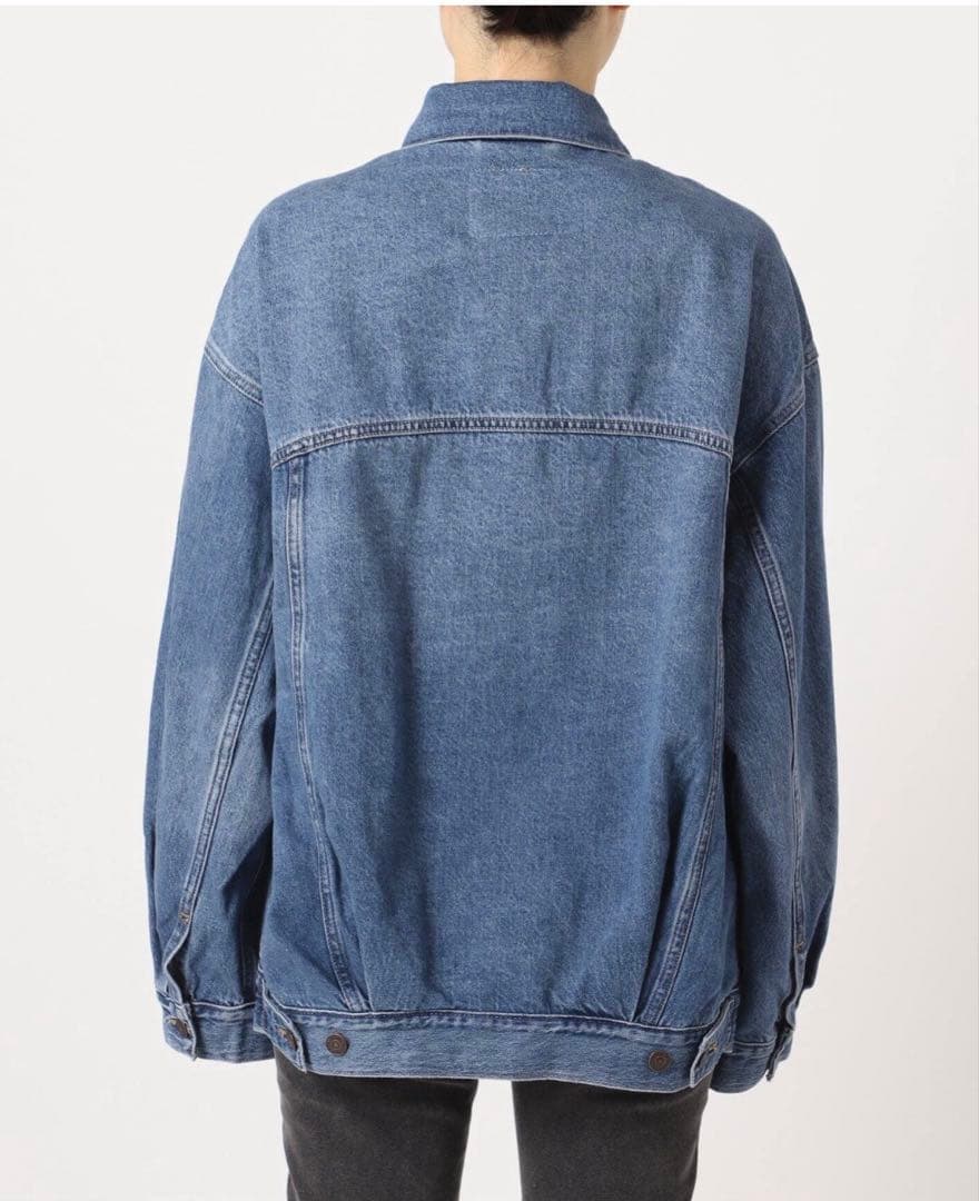 【新品同様美品】リーバイスXL WOMENS TRUCKER：デニムジャケット