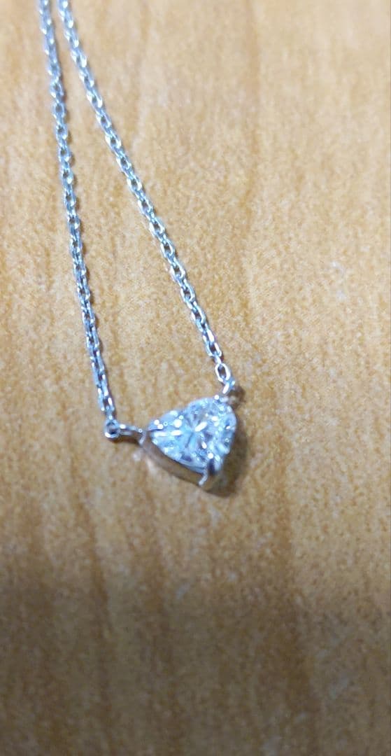 プラチナハートシェイプダイヤモンドネックレス