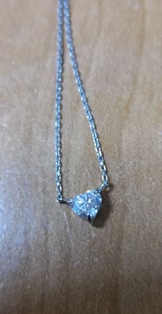 プラチナハートシェイプダイヤモンドネックレス