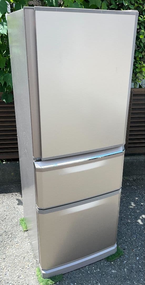 特価三菱大型3ドア冷凍冷蔵庫　真ん中野菜室ガラスシェルフ自動製氷機能　19年製