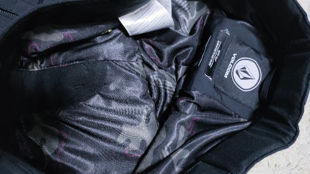 【 VOLCOM ボルコム】 スノーボードウェアパンツ ズボン ゴアテックス 黒