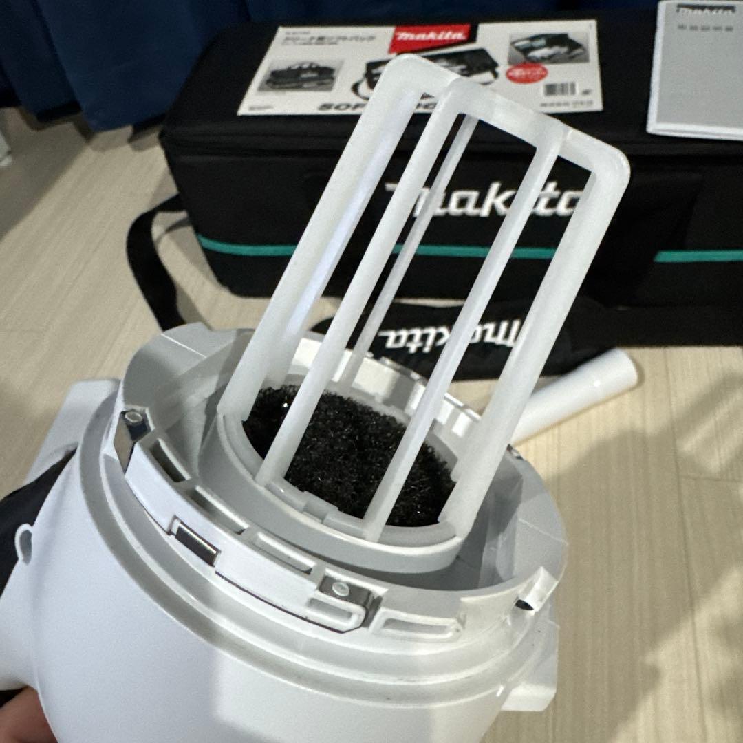 マキタ コードレス掃除機CL180 カプセル式 18V 本体のみ カバン付き