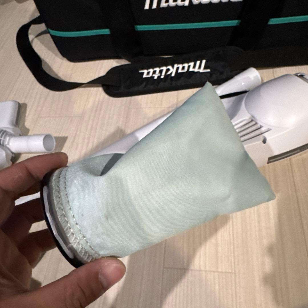 マキタ コードレス掃除機CL180 カプセル式 18V 本体のみ カバン付き