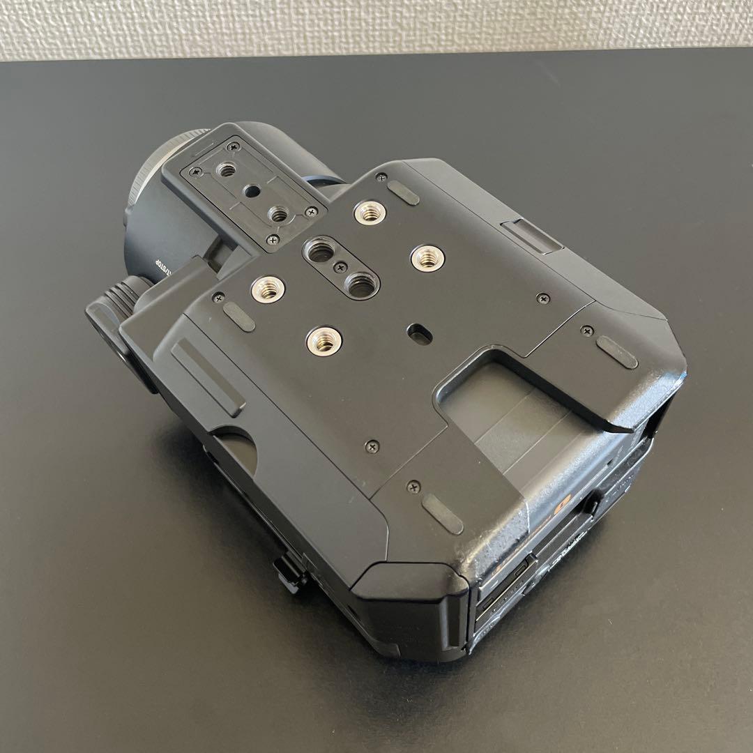 SONY NEX-FS100 Super35mmセンサー搭載・Eマウント業務用