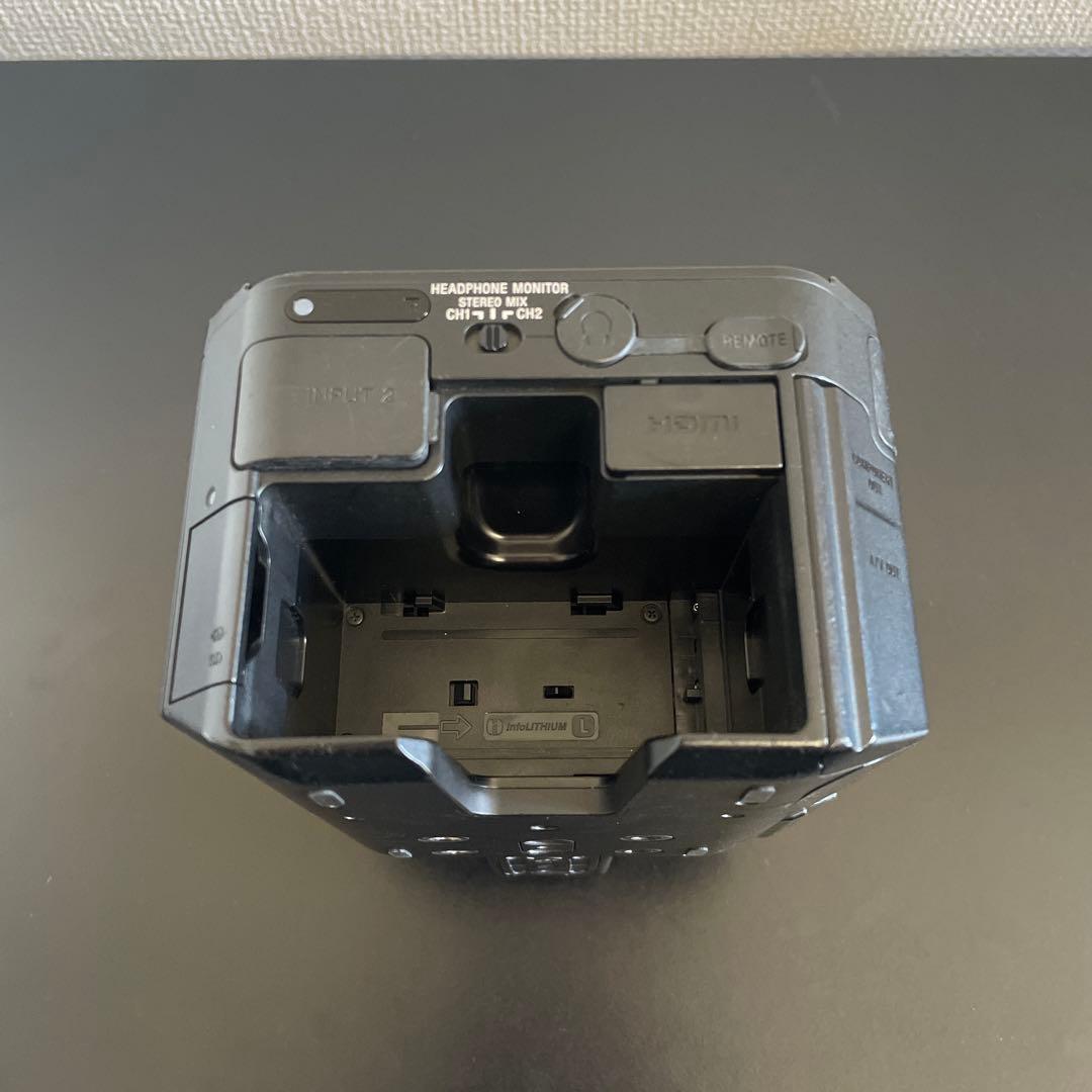 SONY NEX-FS100 Super35mmセンサー搭載・Eマウント業務用