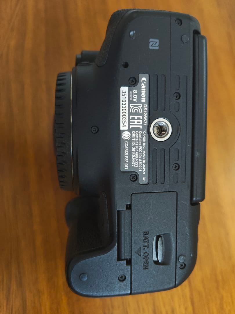 【ジャンク】Canon EOS Kiss X8i デジタル一眼レフ