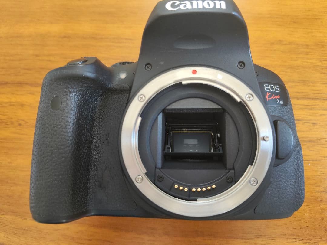 【ジャンク】Canon EOS Kiss X8i デジタル一眼レフ