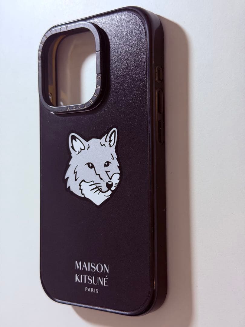 スタンド付きCASSETiFY MAISON KITSUNÉ iPhone
